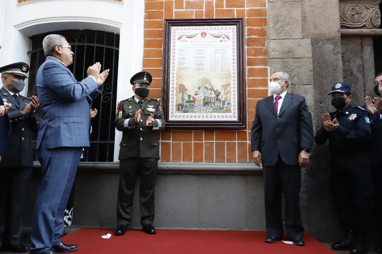 Fijan autoridades bandos solemnes de fiestas patrias